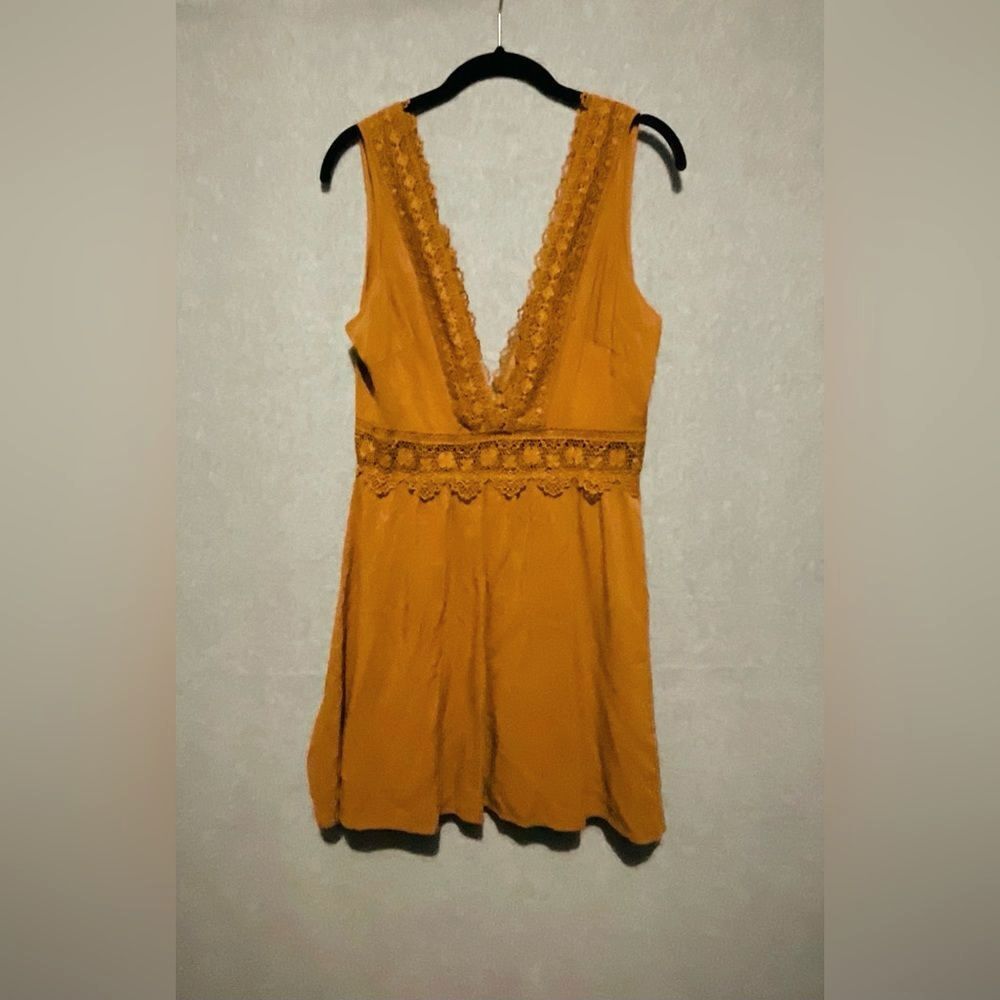 Forever 21 Boho Crochet Lace Trim Mini Dress L Mustard Marigold Yellow V-Neck